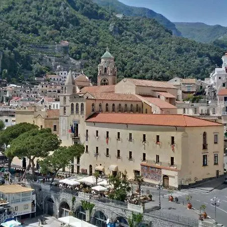 Sleeps 2 Appartamento Amalfi