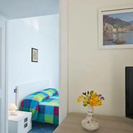 Sleeps 2 Appartamento Amalfi